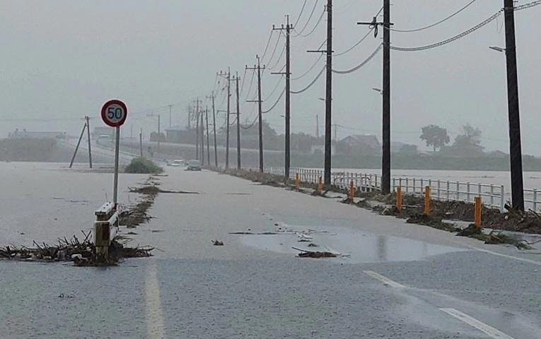 Deseci tisuća evakuirani u Japanu, stižu poplave. "Prijeti smrtonosna opasnost"